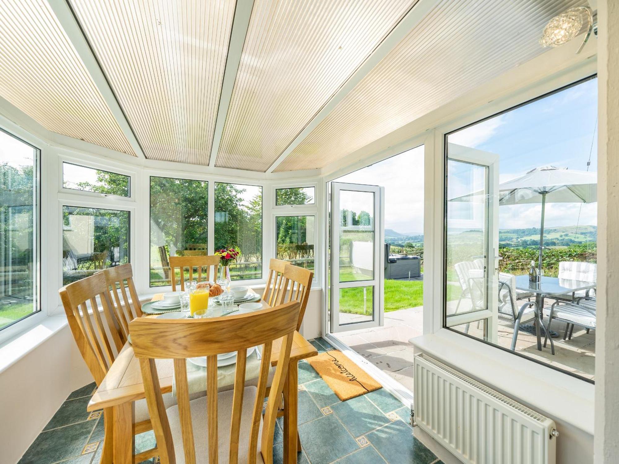 Villa Meadowcroft Bettws Disserth Exterior foto
